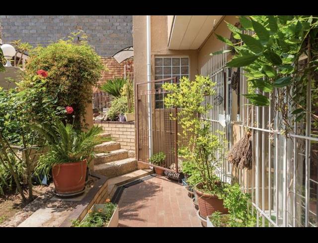 2 BEDROOM DUPLEX FOR SALE IN PRIMROSE HILL